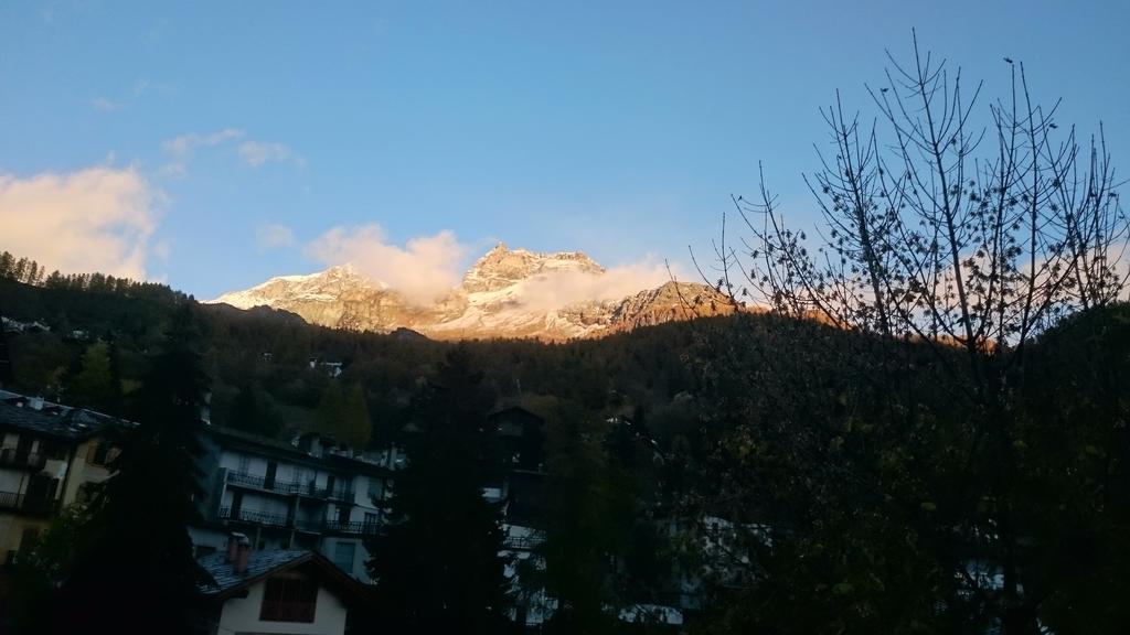 Hotel Al Caminetto Valtournenche Eksteriør billede