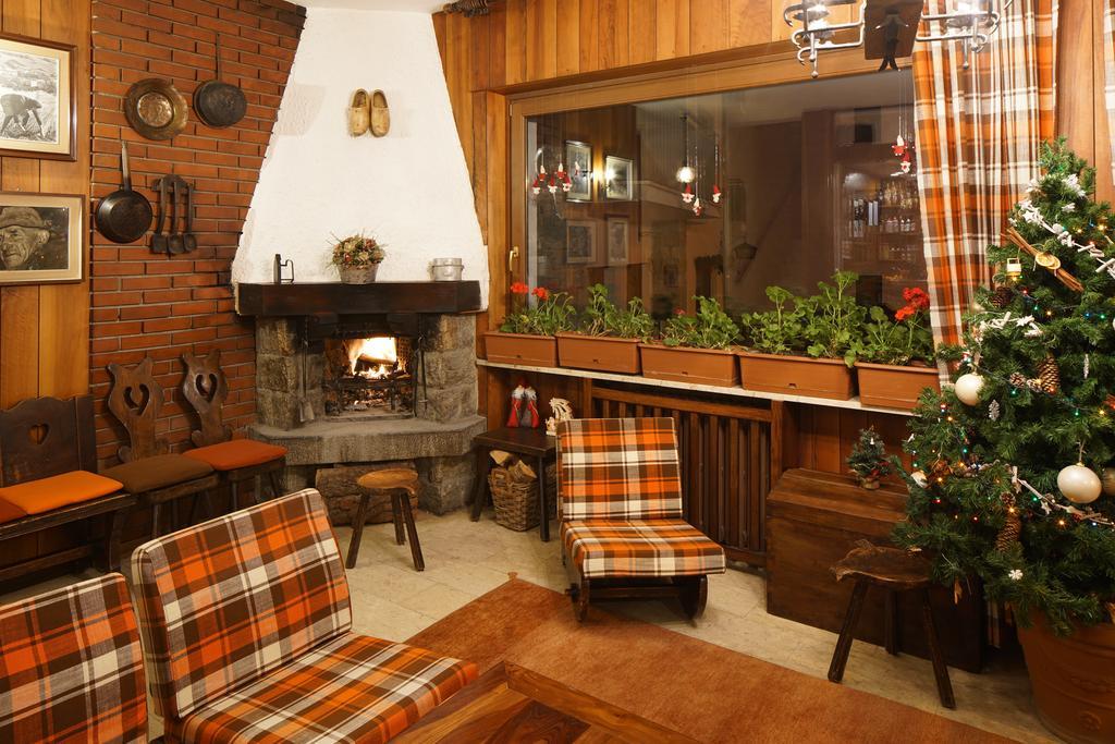 Hotel Al Caminetto Valtournenche Eksteriør billede
