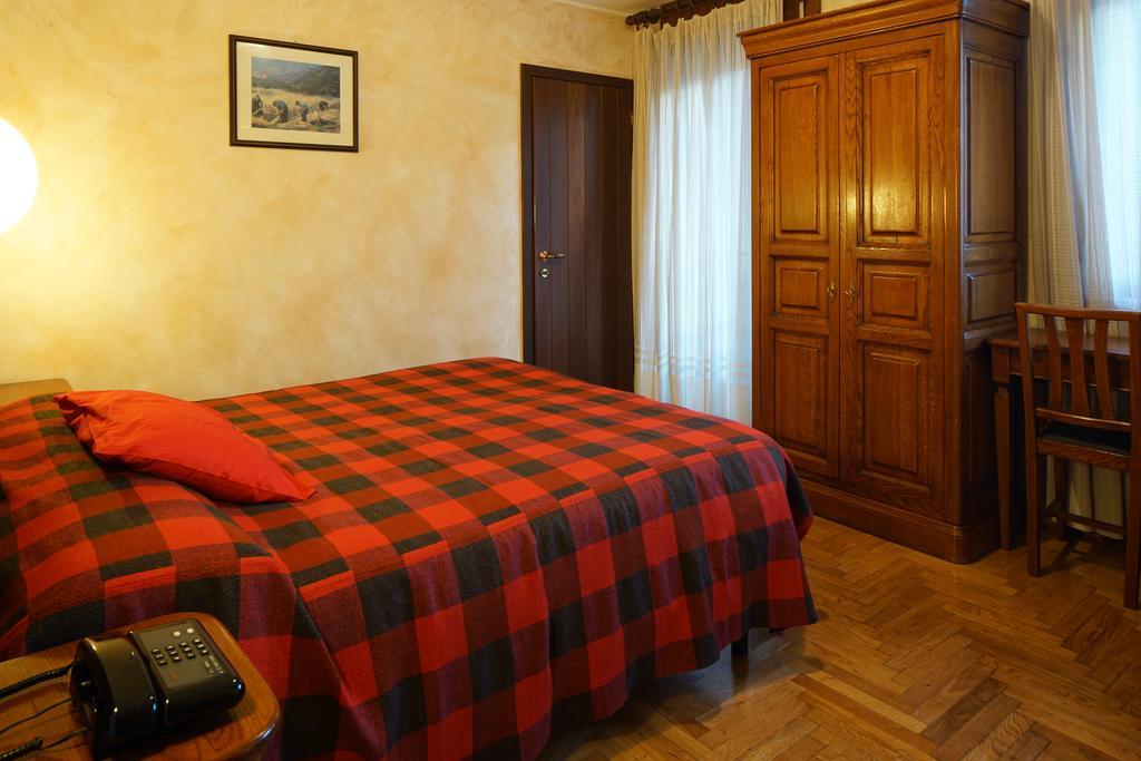 Hotel Al Caminetto Valtournenche Eksteriør billede