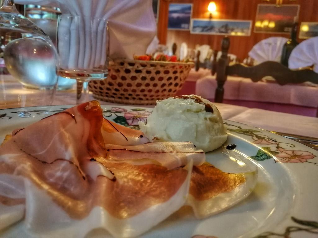 Hotel Al Caminetto Valtournenche Eksteriør billede