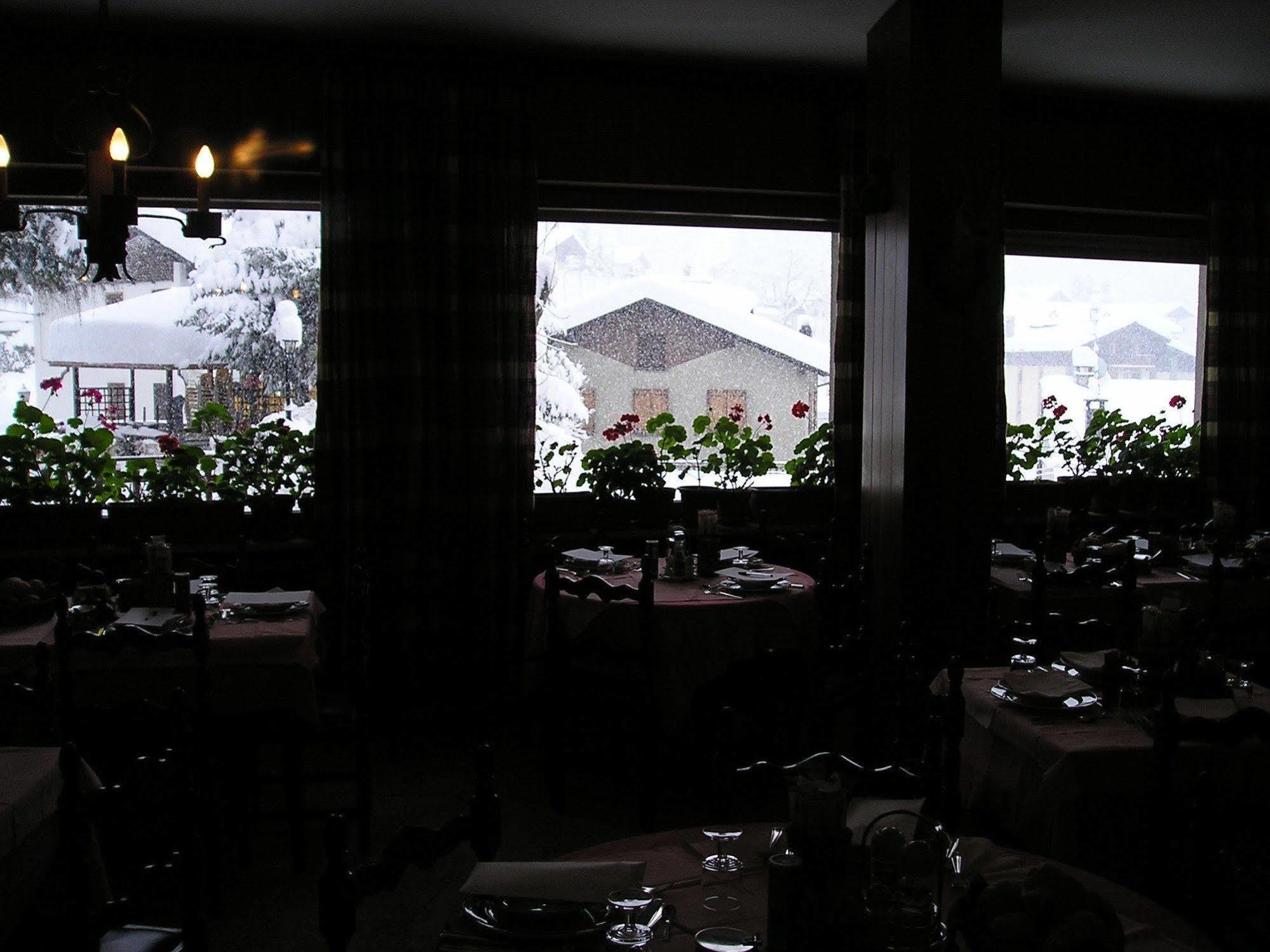 Hotel Al Caminetto Valtournenche Eksteriør billede