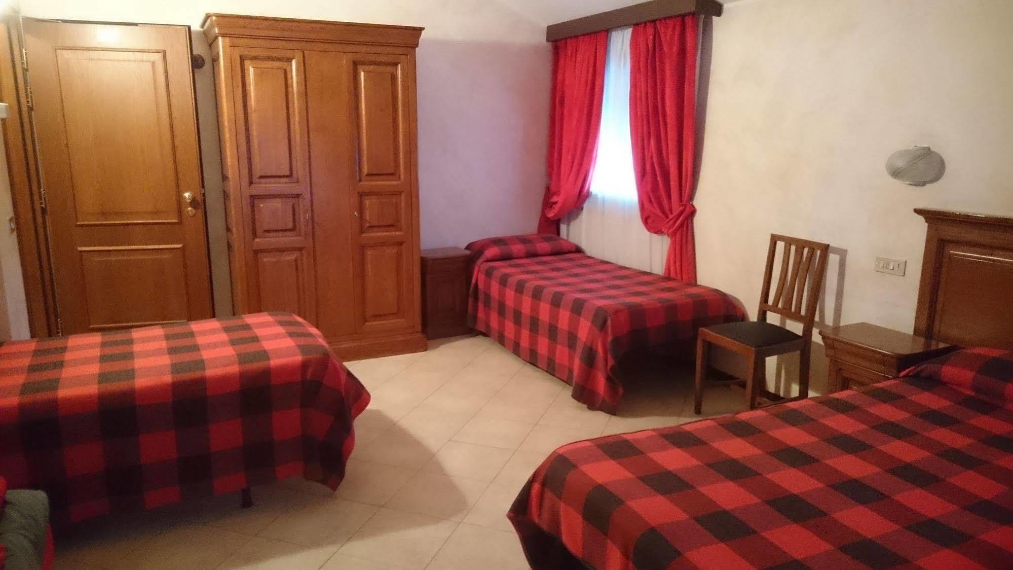 Hotel Al Caminetto Valtournenche Eksteriør billede