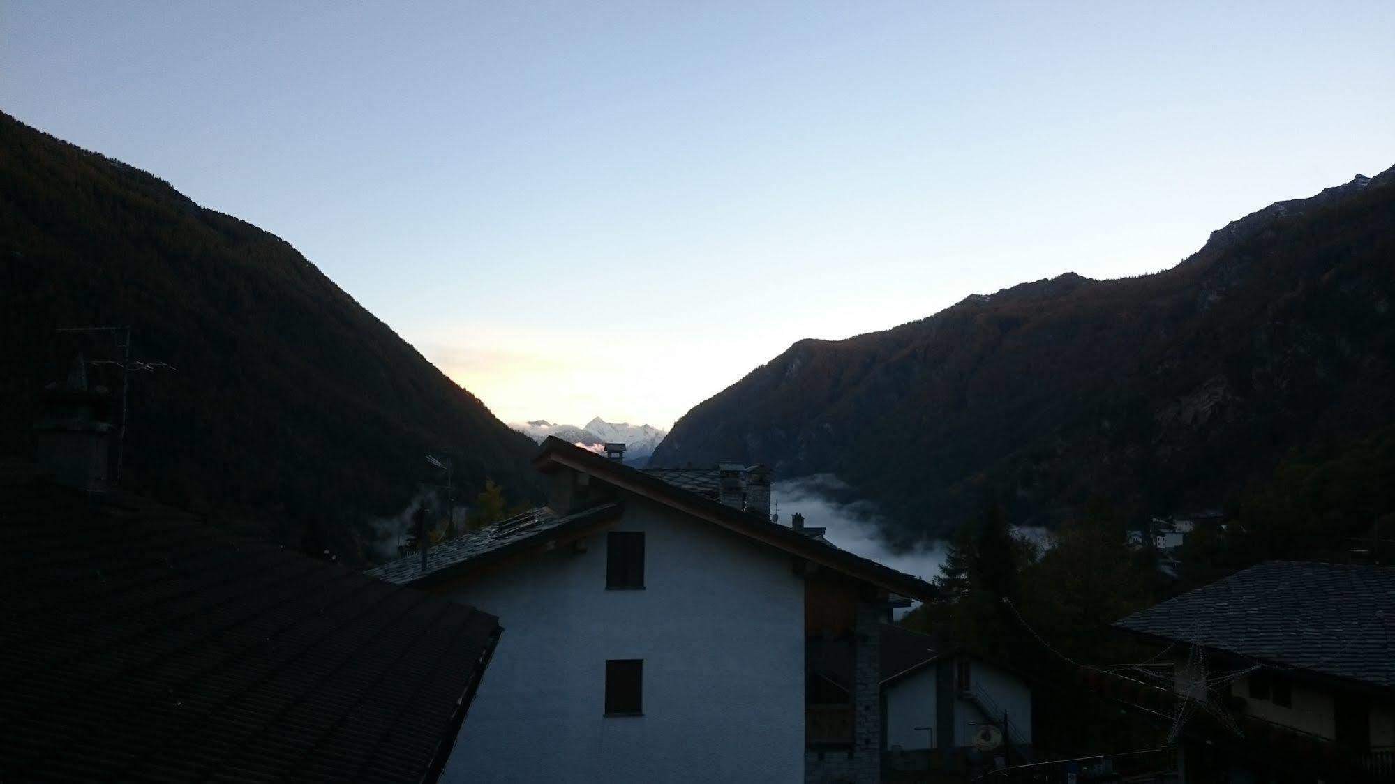 Hotel Al Caminetto Valtournenche Eksteriør billede